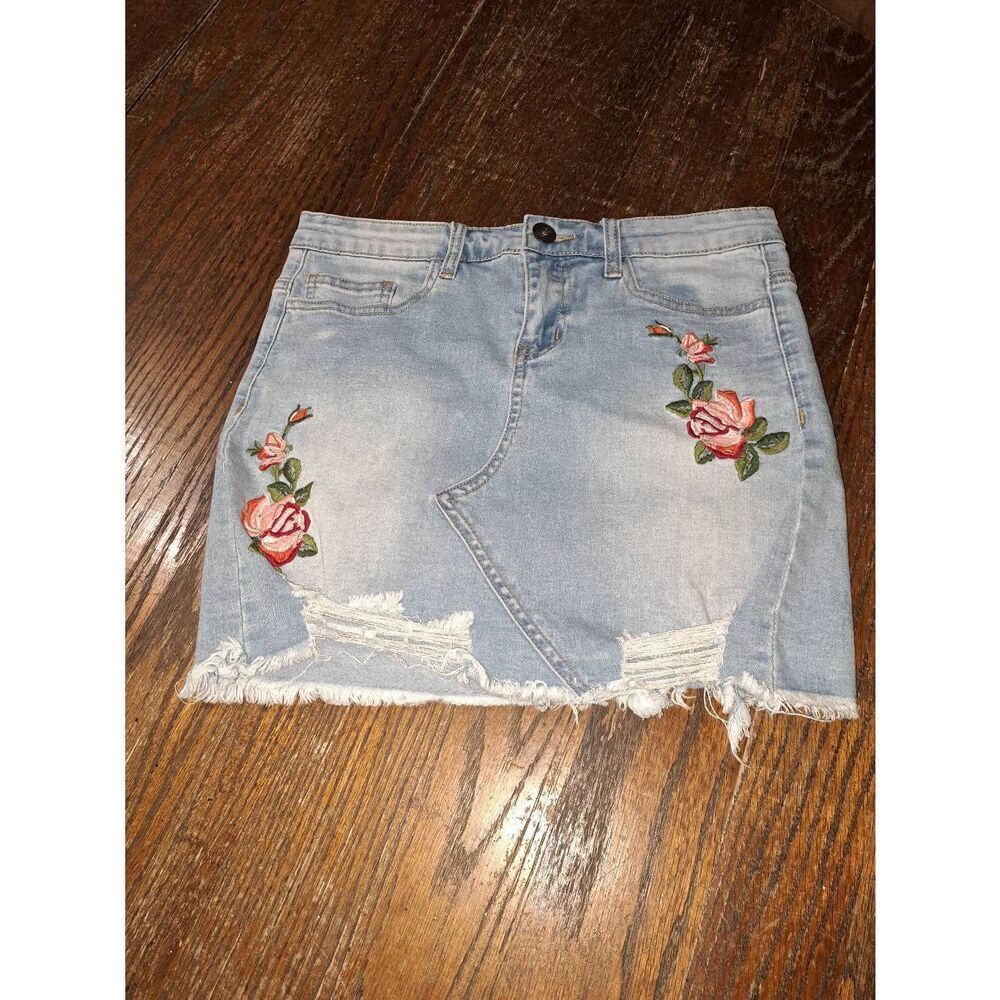Small Rue 21 Denim Embroidered Floral Distressed Blue Jean Mini Skirt